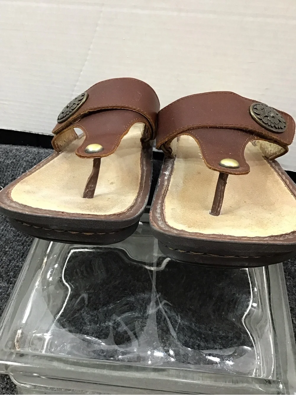 Alegria Carina Brown Leather Thong wedge Sandals Decorative Medallion 39